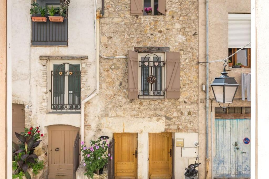 Appartement Authentique Situe En Plein Centre D'Antibes Exteriér fotografie