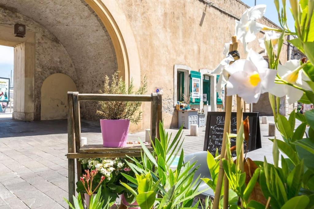 Appartement Authentique Situe En Plein Centre D'Antibes Exteriér fotografie